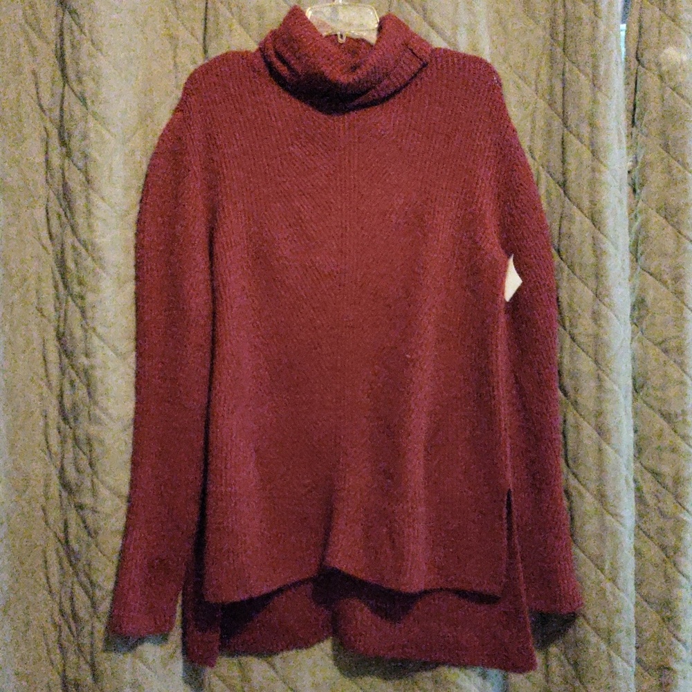 Sweet Romeo maroon turtleneck sweater size medium